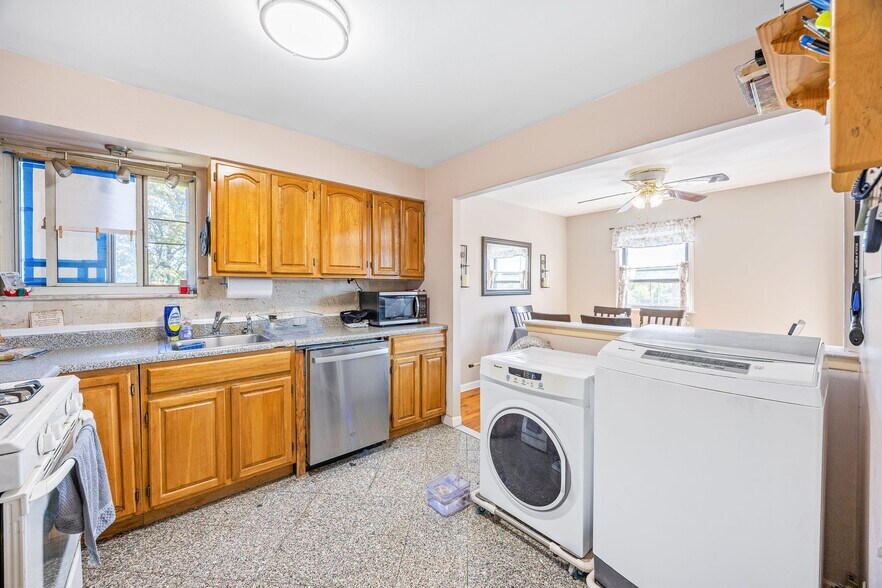 More Photos Of 7521 Caldwell Ave, Middle Village Multifamily For Sale