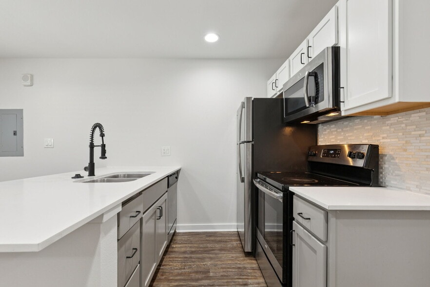 More Photos Of 5015 Bryan St, Dallas Apartments For Sale