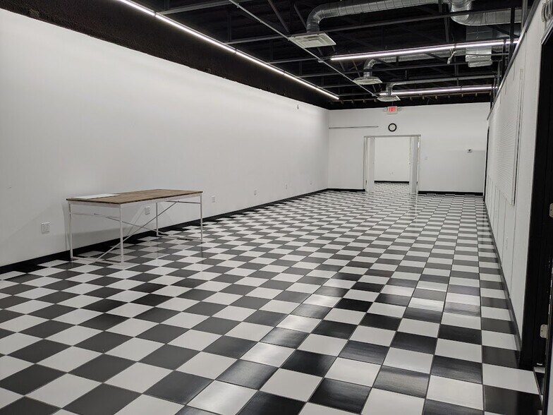 More Photos Of 717 Walnut St, Columbus Storefront Retail Office For Sale