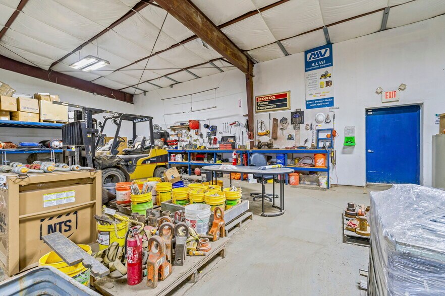 More Photos Of 8 Northway Ln, Latham Industrial For Lease