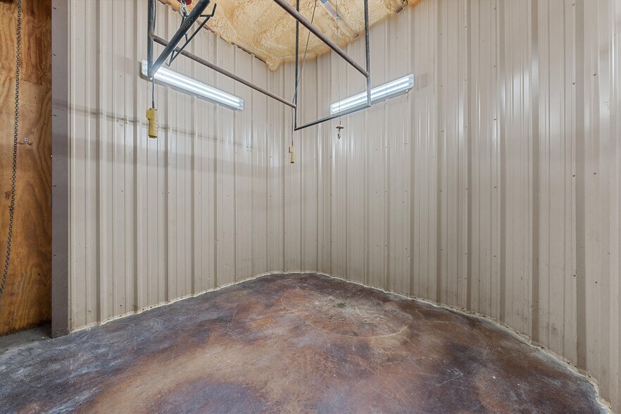 More Photos Of 248 Chitwood Rd, Gatesville Warehouse For Sale
