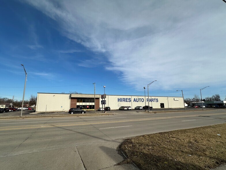 More Photos Of 7111-7113 S Anthony Blvd, Fort Wayne Warehouse For Lease