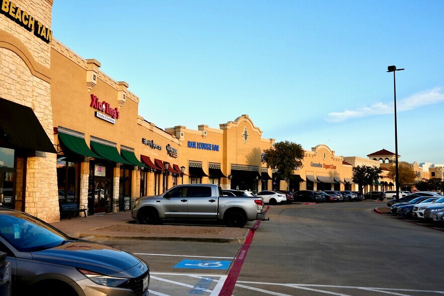 More Photos Of 955 W John Carpenter Fwy, Irving Unknown For Lease