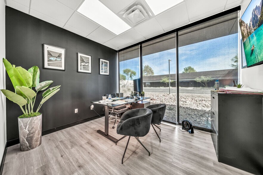 More Photos Of 14505 N Hayden Rd, Scottsdale Light Distribution For Lease