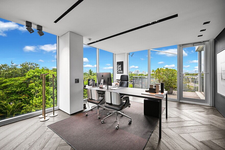 More Photos Of 5555 Biscayne Blvd, Miami Office For Lease