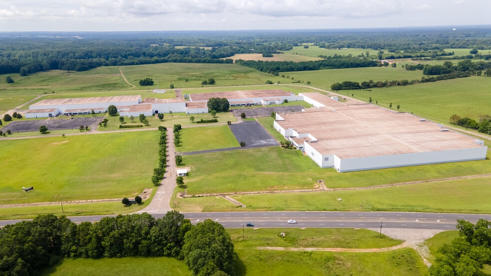 More Photos Of 3145 Elmore Rd, Wetumpka Manufacturing For Lease