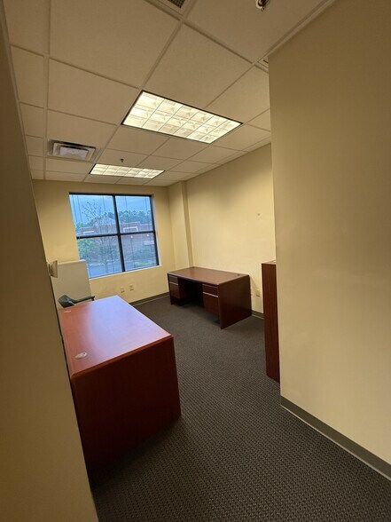 More Photos Of 1880 W Oak Pky, Marietta Loft Creative Space For Lease