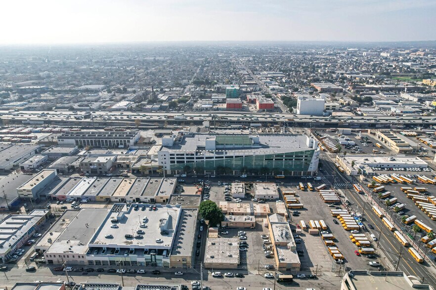 More Photos Of 1458 S San Pedro St, Los Angeles Unknown For Lease