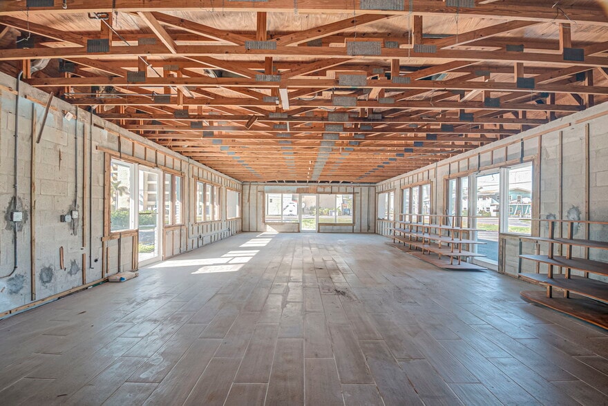 More Photos Of 6101 Estero Blvd, Fort Myers Restaurant For Sale