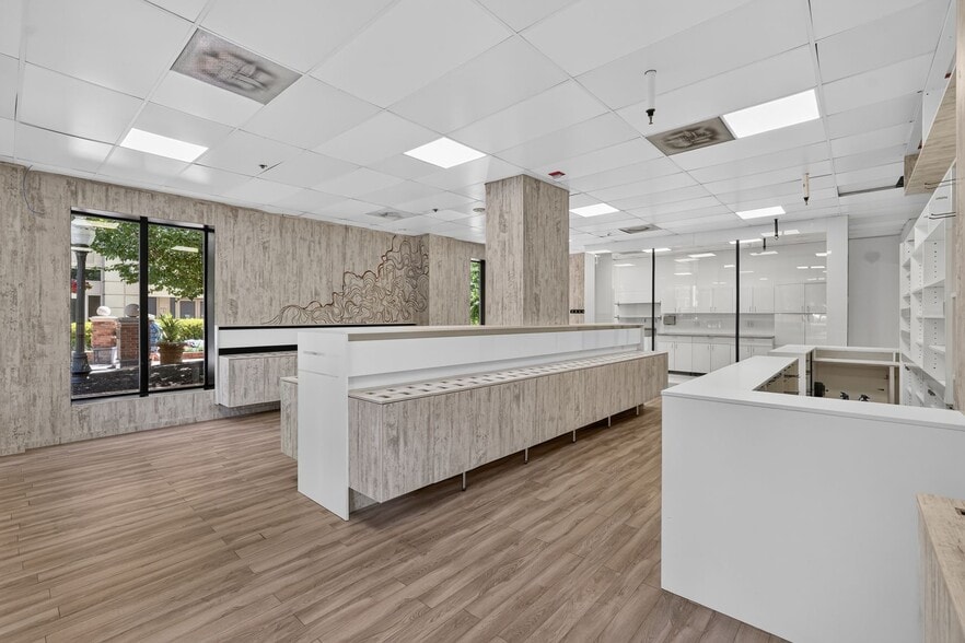 More Photos Of 900 N Taylor St, Arlington Continuing Care Retirement Community For Lease