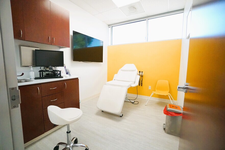 More Photos Of 4825 Almeda Rd, Houston Medical For Lease