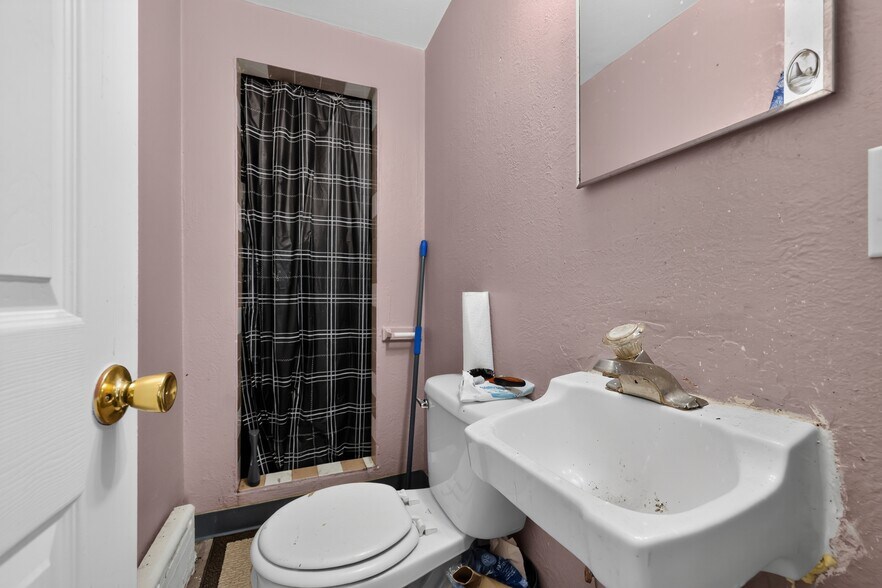 More Photos Of 1132 W Main St, Norristown Apartments For Sale