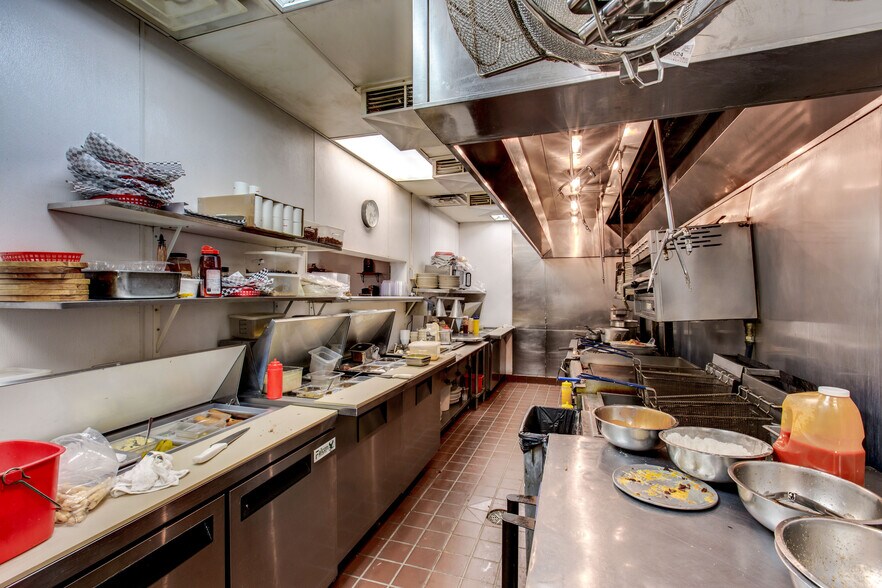 More Photos Of 100 Bennett Ave, Bennett Freestanding For Sale