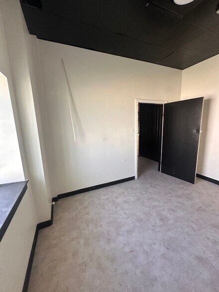 More Photos Of 8350 S 88th Ave, Justice Restaurant For Sale