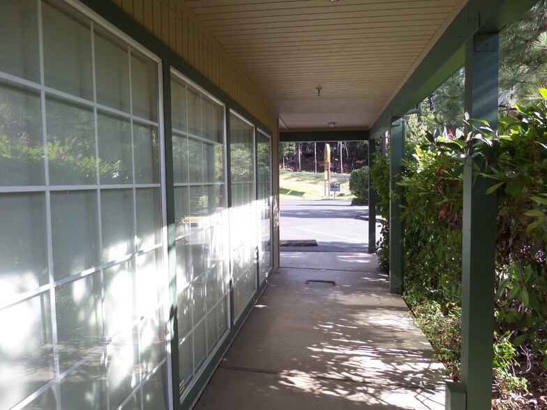 More Photos Of 18701 Tiffeni Dr, Twain Harte Office For Lease