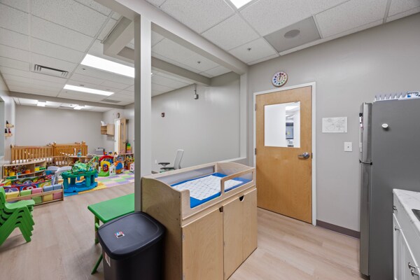 More Photos Of 4520 Military Rd, Niagara Falls Office For Sale