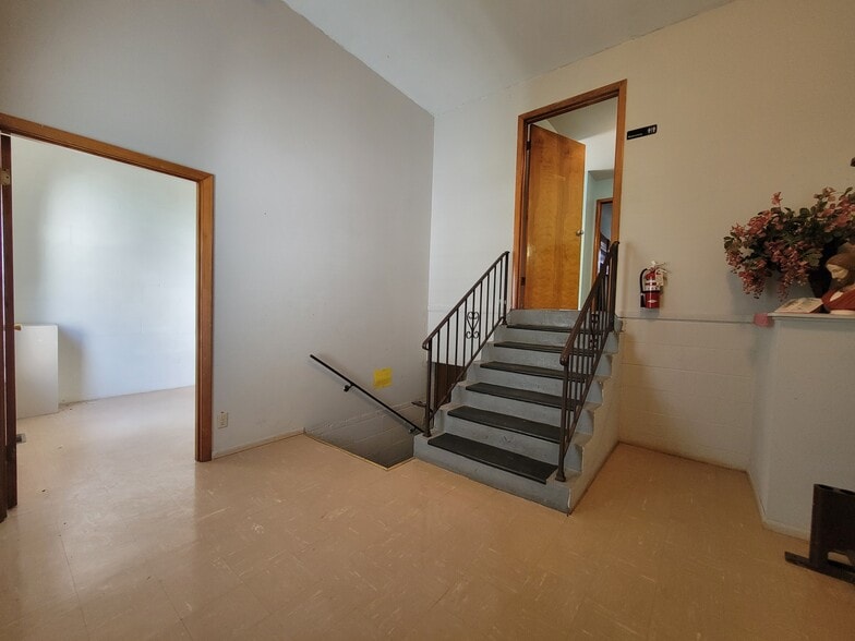 More Photos Of 228 Church St, Winfield Religious Facility For Sale