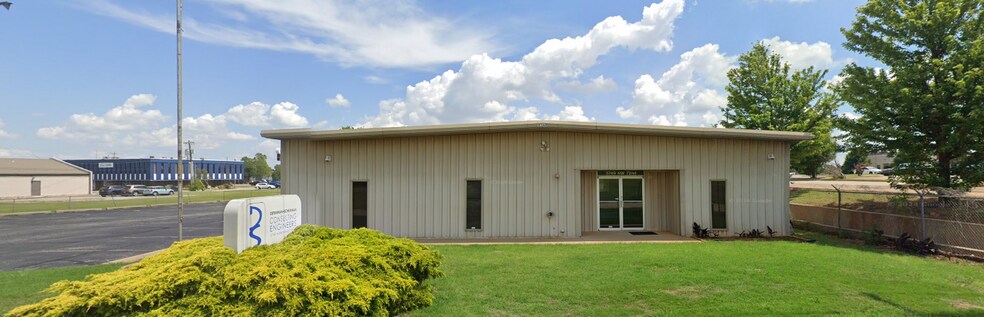 More Photos Of 5749 NW 72nd St, Oklahoma City Office For Sale