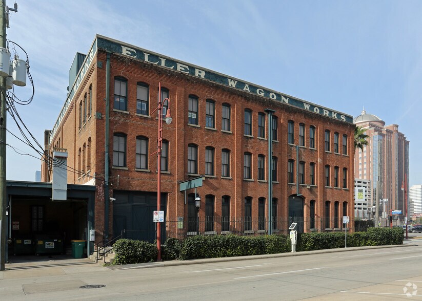 More Photos Of 101 Crawford St, Houston Office For Sale