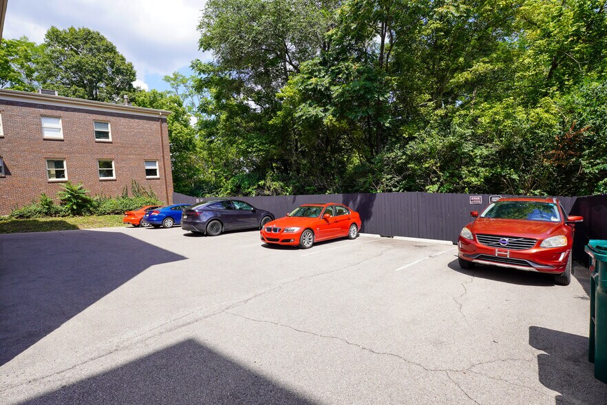 More Photos Of 2404 Auburn Ave, Cincinnati Apartments For Sale