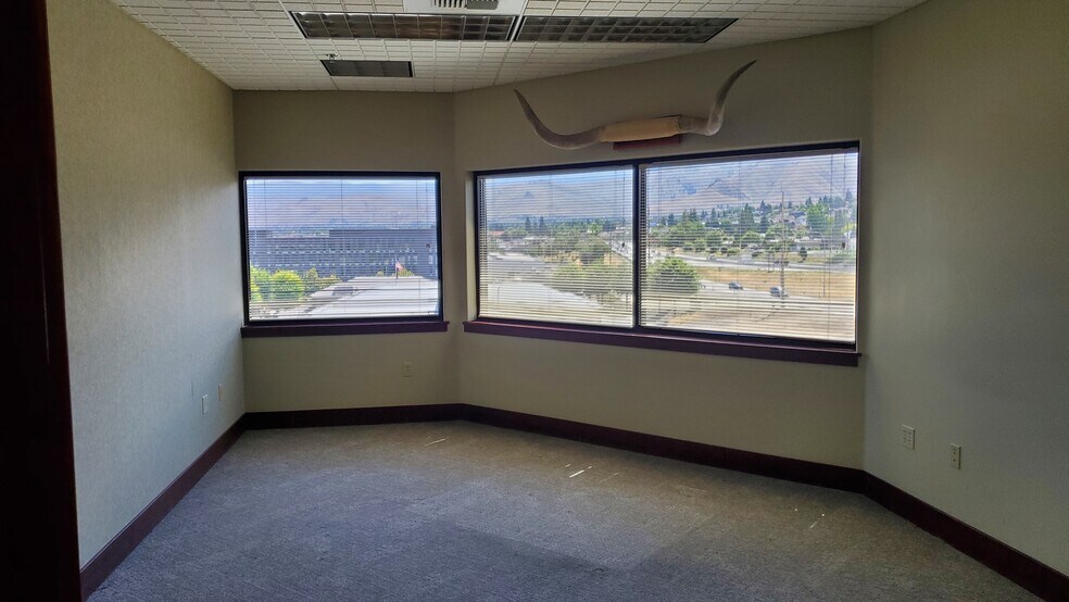More Photos Of 123 Easy St, Wenatchee Office For Lease