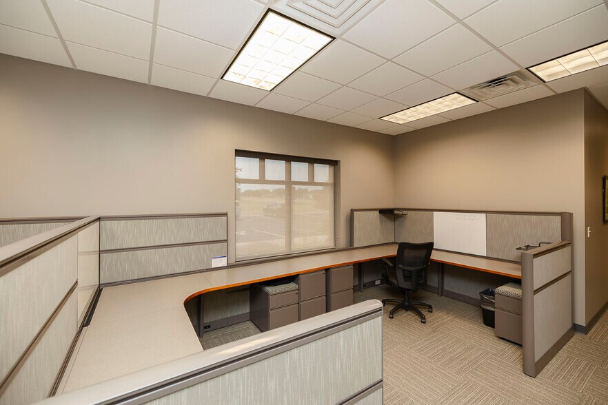 More Photos Of 13203 W 21st Ct N, Wichita Office For Sale