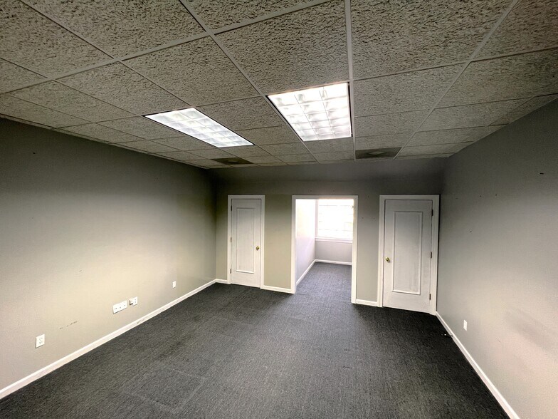 More Photos Of 6933 Crumpler Blvd, Olive Branch Office For Lease