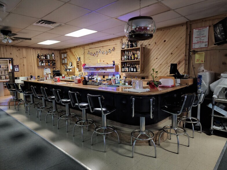 More Photos Of 121 S Perkins Ave, Madrid Restaurant For Sale