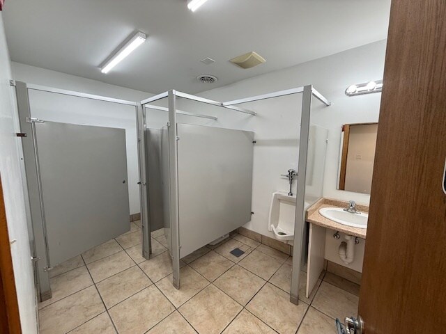 More Photos Of 12001 Shaker Blvd, Cleveland Medical For Sale
