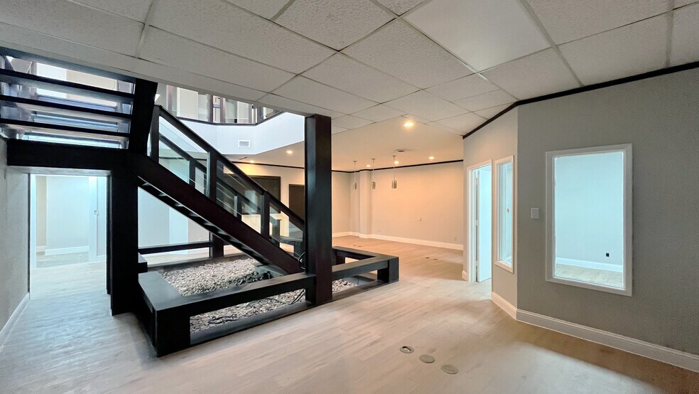 More Photos Of 9220 Rasmus Dr, Houston Warehouse For Lease