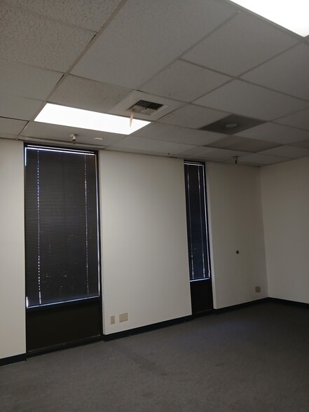 More Photos Of 6200 Lake Ming rd, Bakersfield Office For Lease