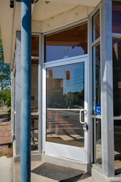 More Photos Of 618 N 1st St, Richmond Storefront Retail Residential For Sale
