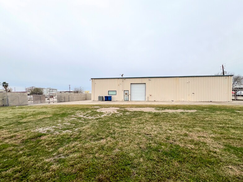 More Photos Of 4818 Gemini St, Corpus Christi Warehouse For Sale