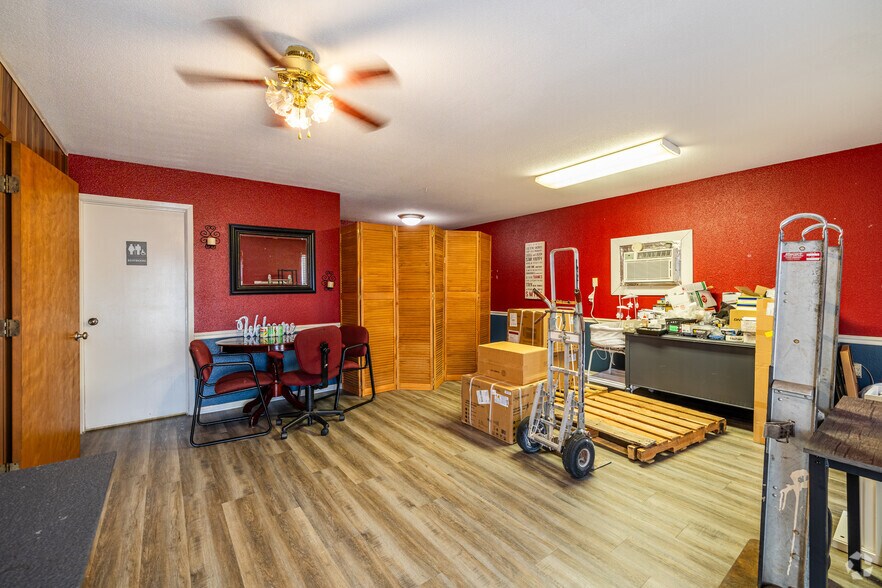More Photos Of 607 S Pecan St, Hughes Springs Apartments For Sale