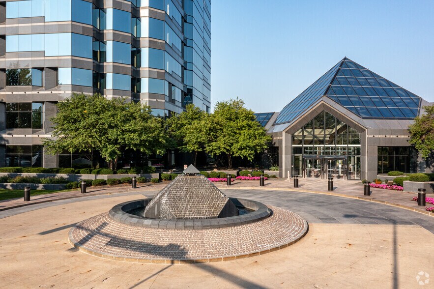 More Photos Of 8500 Normandale Lake Blvd, Bloomington Coworking Space