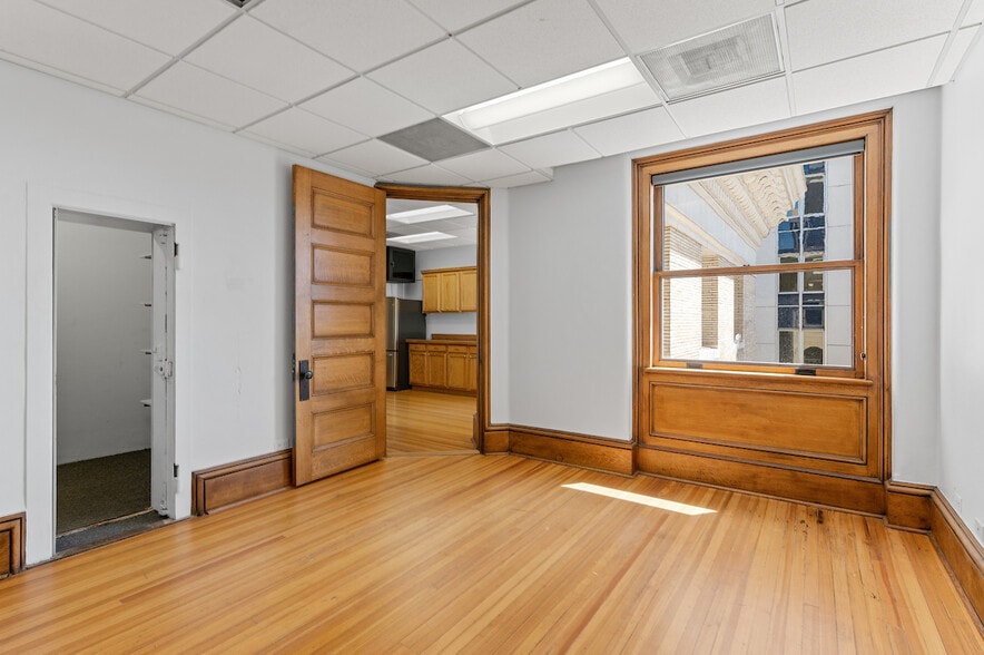 More Photos Of 730 17th St, Denver Office For Sale