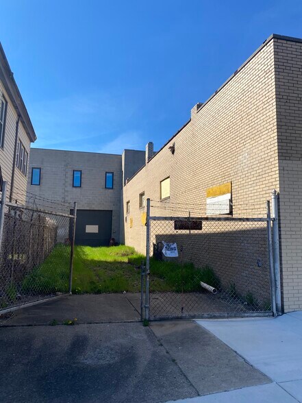 More Photos Of 4433 Howley St, Pittsburgh Research And Development For Lease