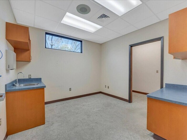 More Photos Of 1225 N Mound St, Nacogdoches Skilled Nursing Facility For Lease