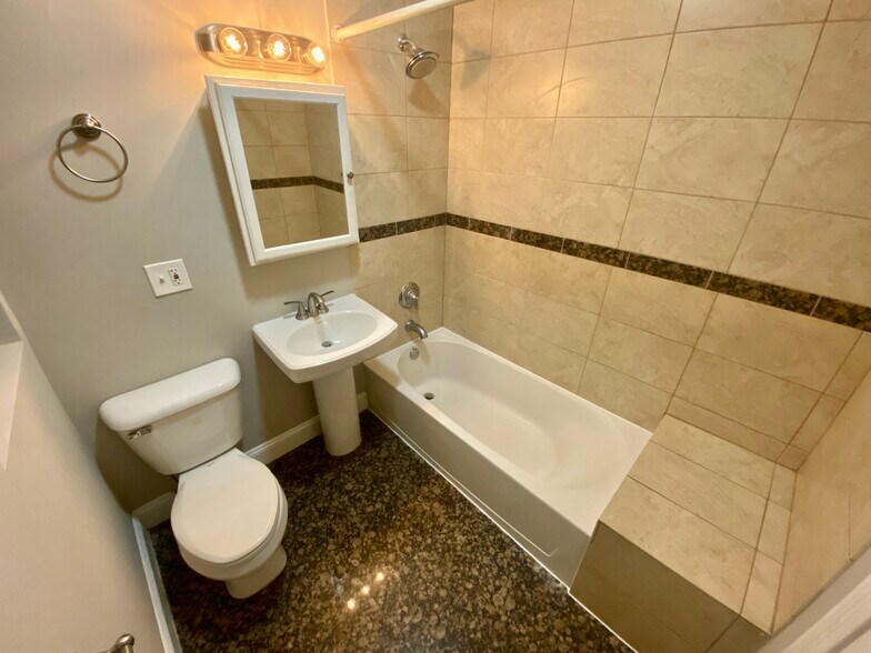 More Photos Of 6557 S Minerva Ave, Chicago Apartments For Sale