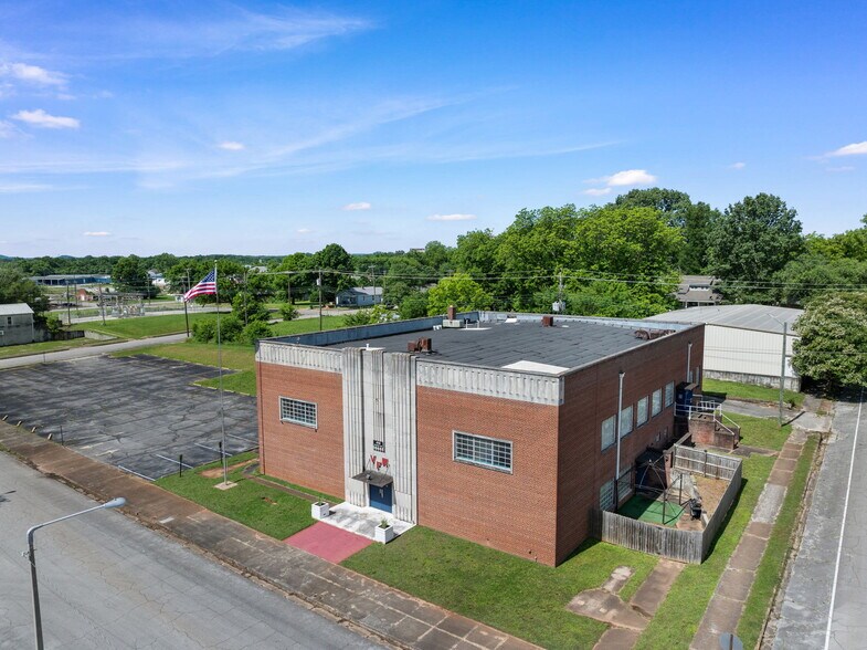 More Photos Of 419 N Raleigh Ave, Sheffield Specialty For Sale