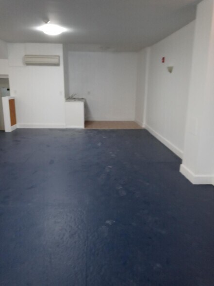 More Photos Of 33 S 3rd St, Philadelphia Storefront Retail Office For Lease