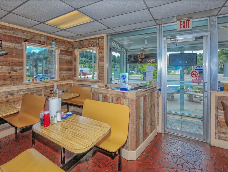 More Photos Of 1111 E Main St, Franklin Restaurant For Sale
