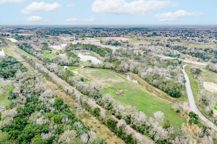 More Photos Of 850 County Road 149, Alvin Land For Sale