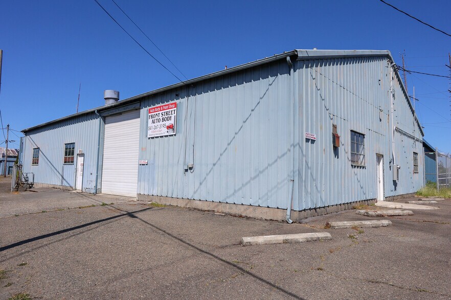 More Photos Of 390 N Front St, Coos Bay Industrial For Sale