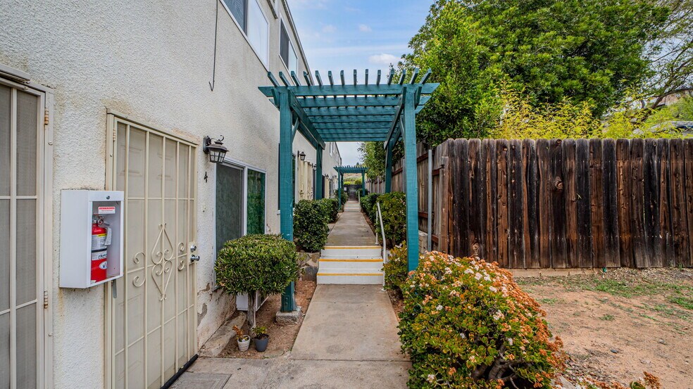 More Photos Of 7425 Waite Dr, La Mesa Apartments For Sale