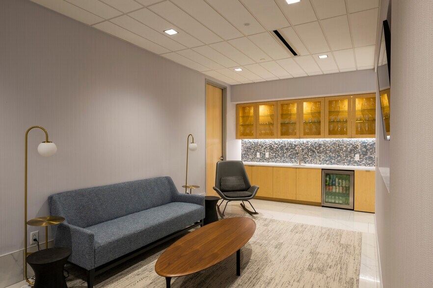 More Photos Of 445 North Blvd, Baton Rouge Office For Lease