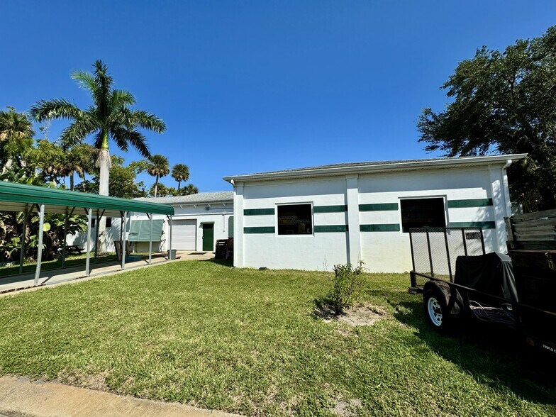 More Photos Of 418 N Segrave St, Daytona Beach Office For Sale