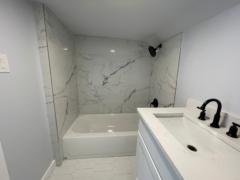 More Photos Of 1607 N Pine St, San Antonio Loft Creative Space For Lease