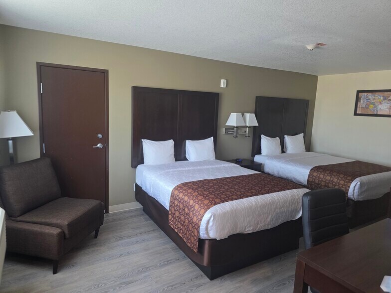 More Photos Of 1481 6th St, Umatilla Hotel For Sale