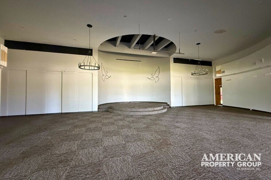 More Photos Of 2209 75th St W, Bradenton Religious Facility For Lease